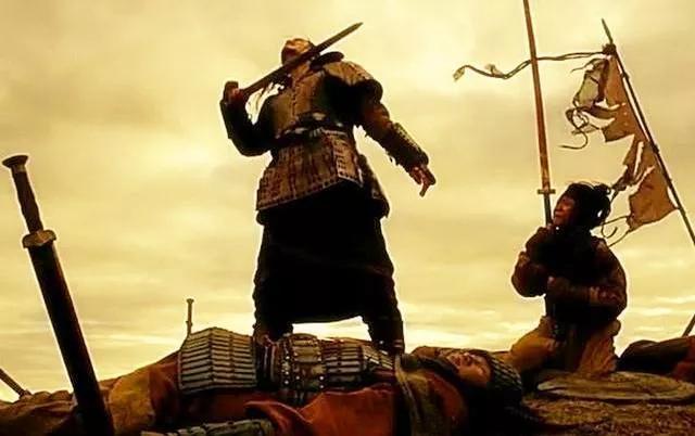 项羽乌江自刎：不为投降，只为守住尊严的霸气之魂在那烽火连天、英雄辈出的乱世中