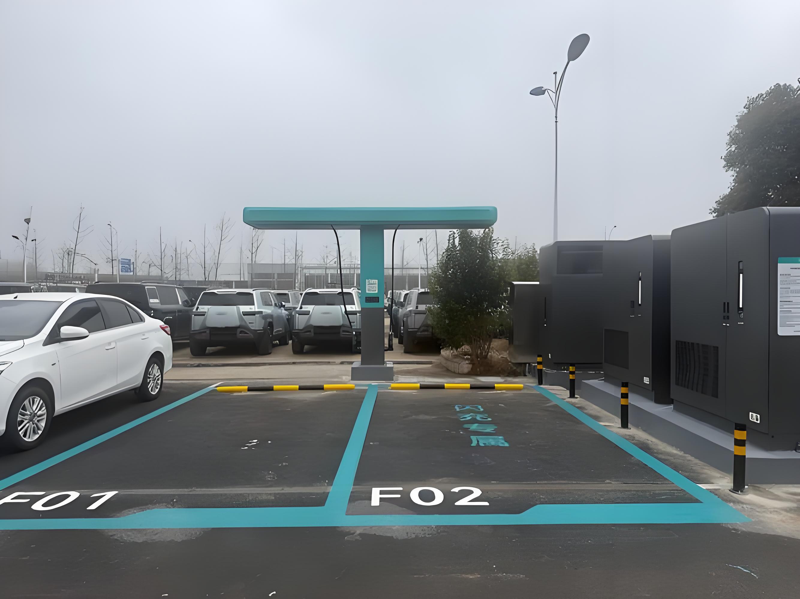 比亚迪、宁德、华为都相继推出了自己的兆瓦级超级充电方案，从比亚迪的9分钟到宁德的