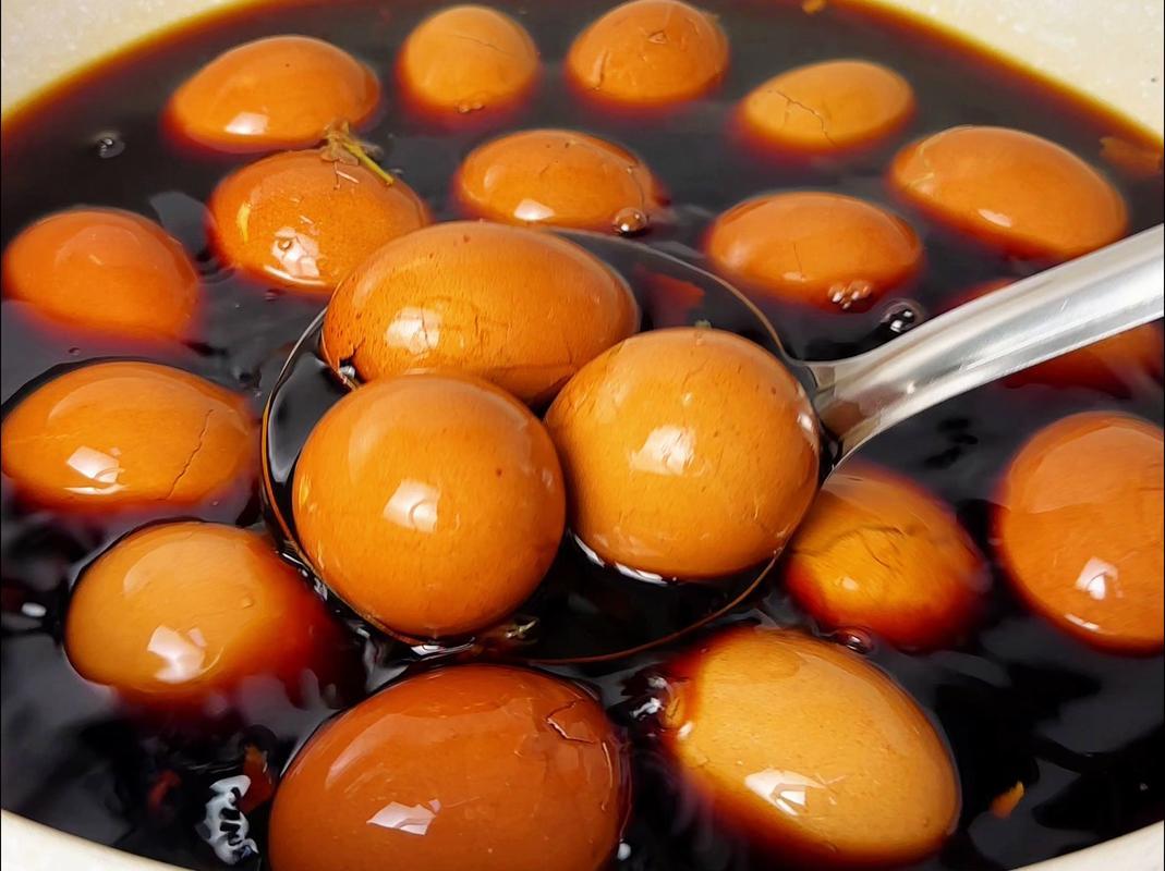 警惕激素蛋：4种鸡蛋可能存在健康风险，建议少吃或不吃！很多人一提到鸡蛋就觉得