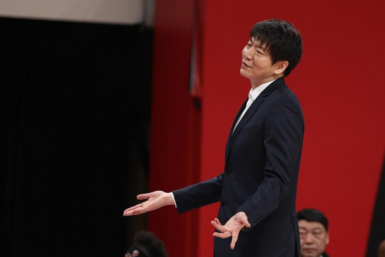 邱彪: 团队胜利献给球迷 年轻球员王证比赛气质好 但还需好好成长