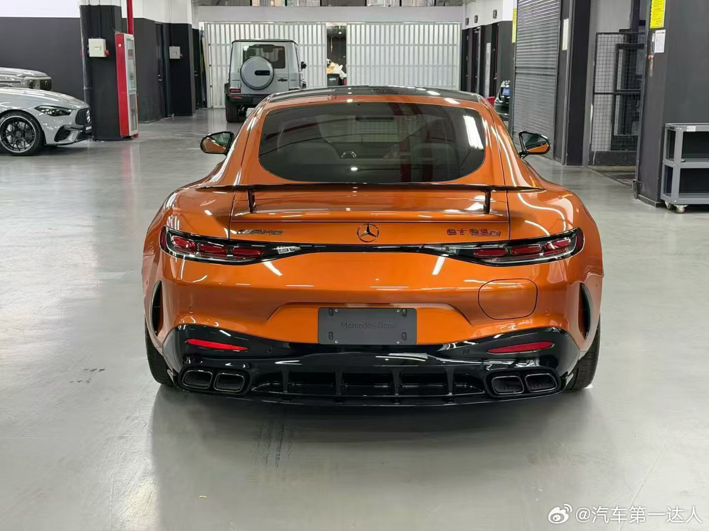 奔驰AMGGT63SE，高定版配色，满配