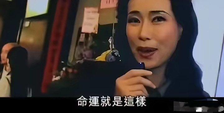 叶童说，我这辈子只见过亲哥哥三次虽然我知道他现在在香港当保安收入很低，但我不会去