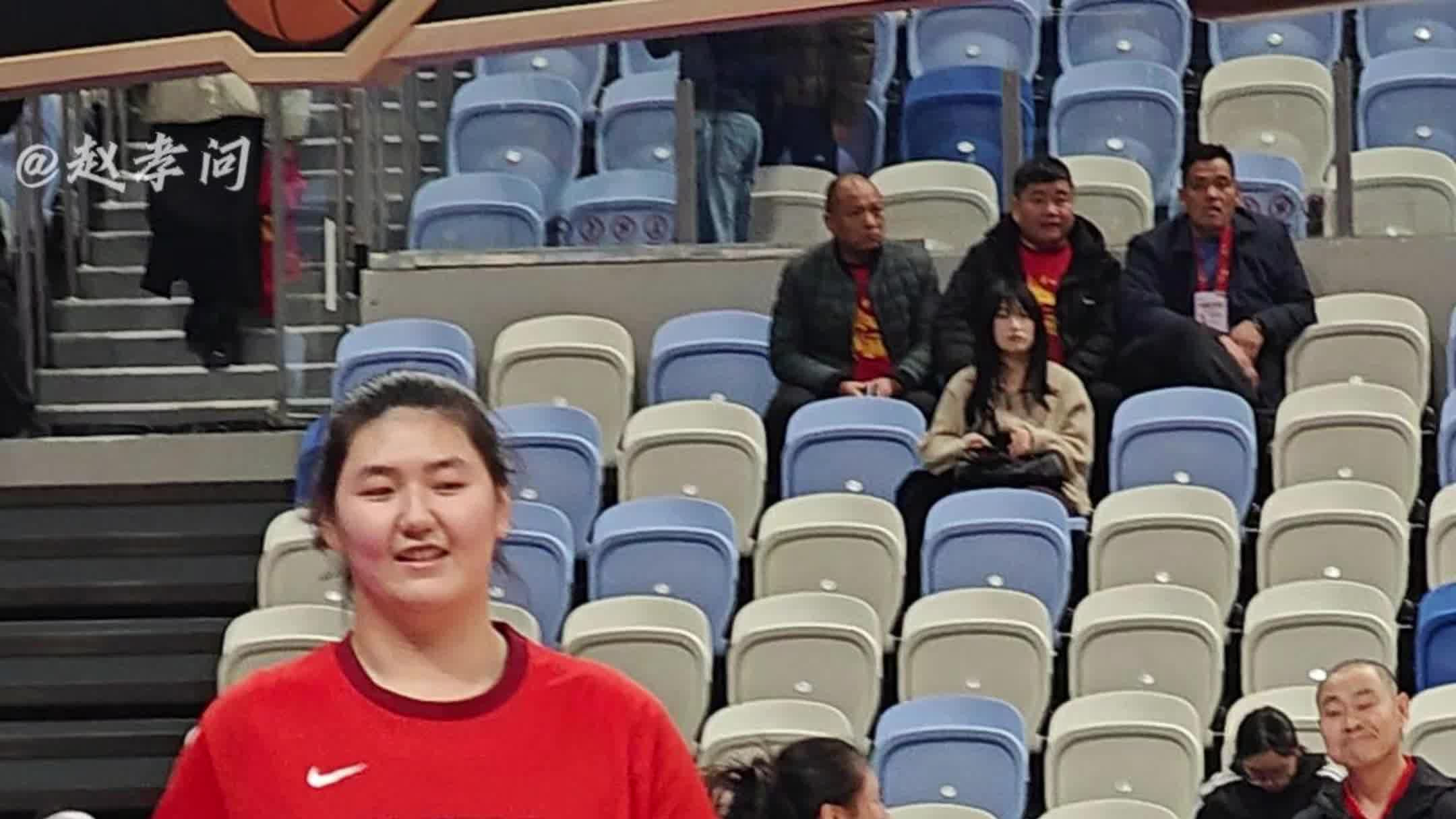 中国女篮新星张子宇：移动长城的崛起与未来希望