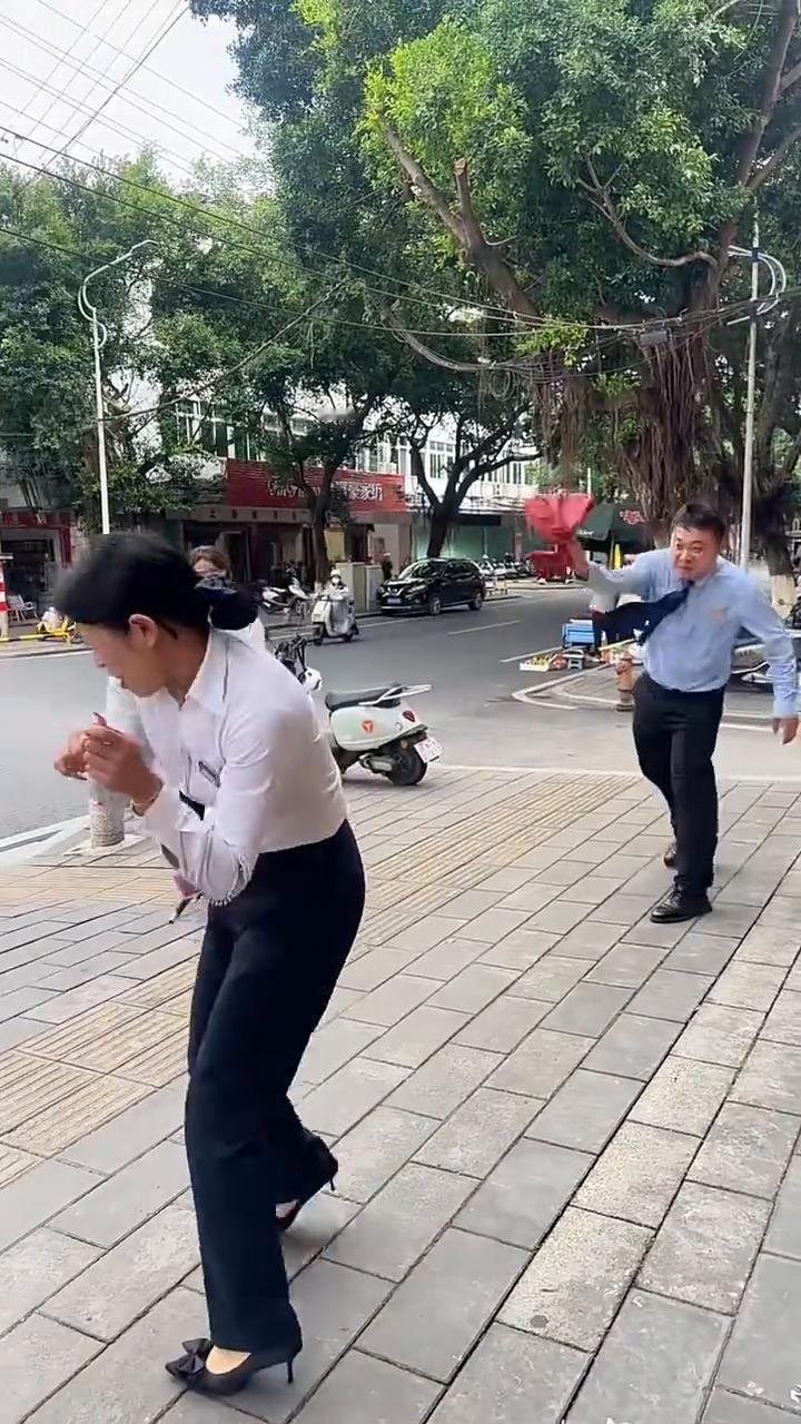 哈哈。