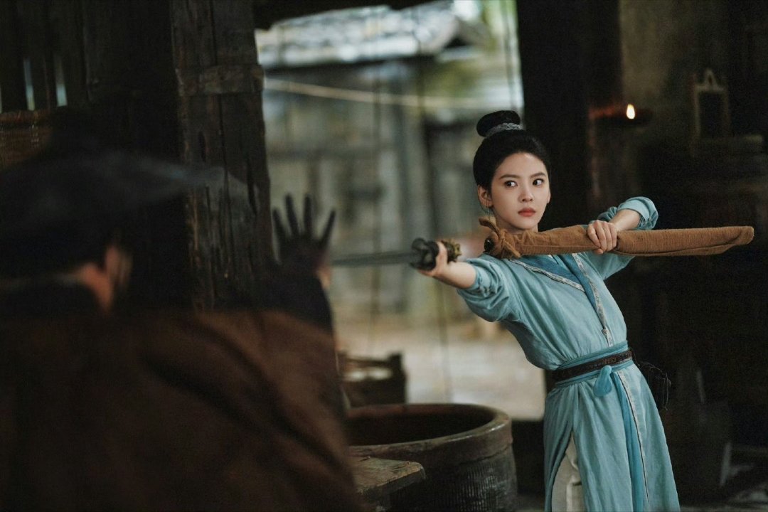 雨霖铃久违的正统武侠再度登场，正午阳光新作一经开播便热度狂飙。整部剧集布景古朴雅