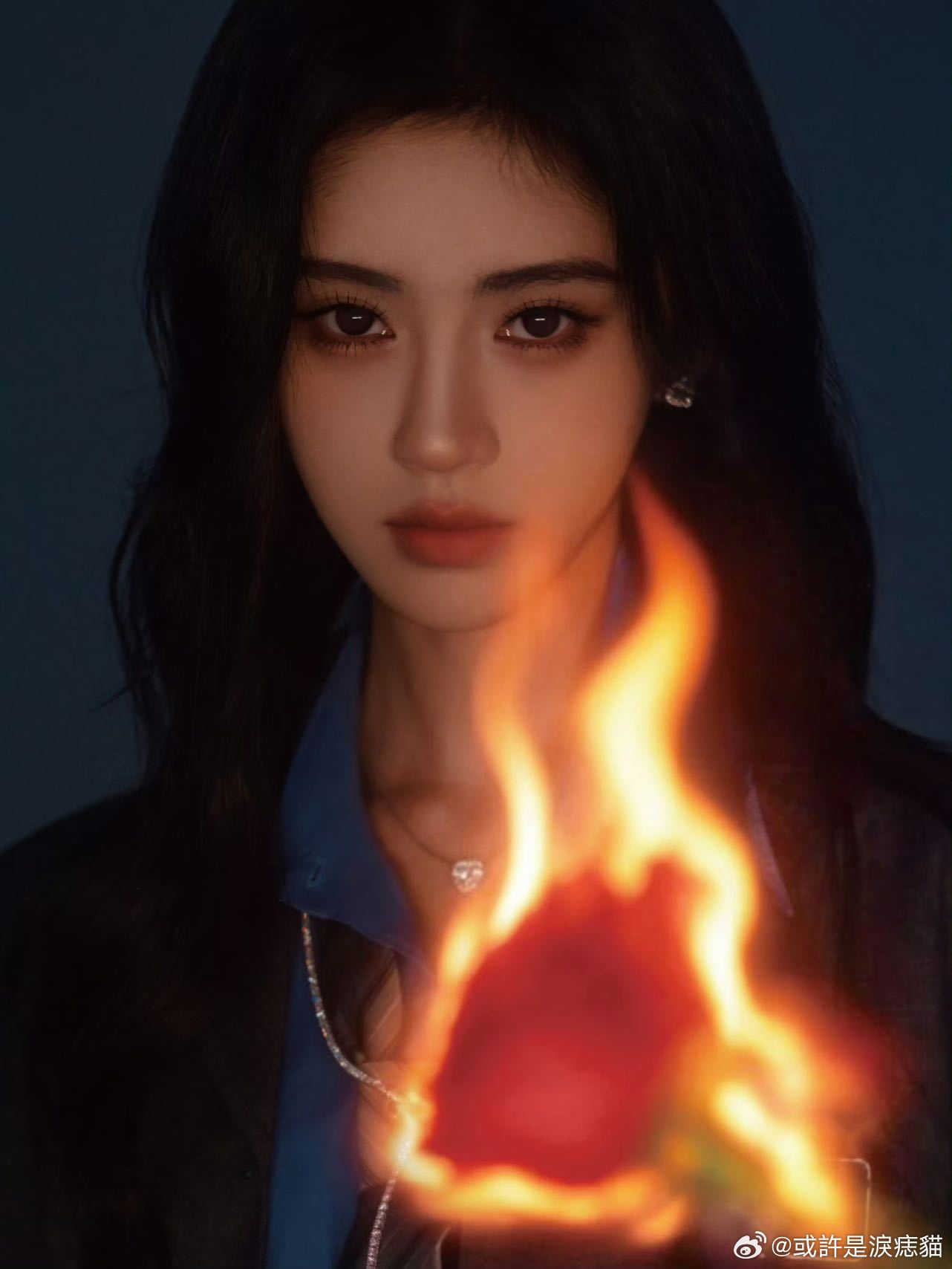 鞠婧祎唱的雨爱刚被的《雨爱》舞台圈粉！空灵的嗓音稳定又有力量，银色彩带雨和歌声