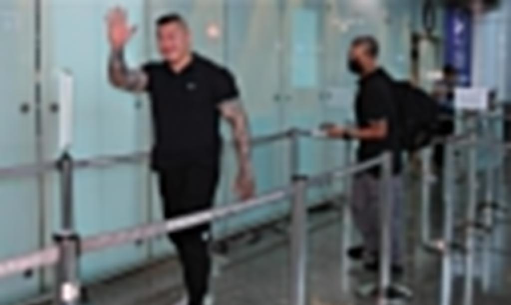 台湾网红馆长抵达上海直播“不会被封”网红馆长陈之汉今(10日)从桃园机场