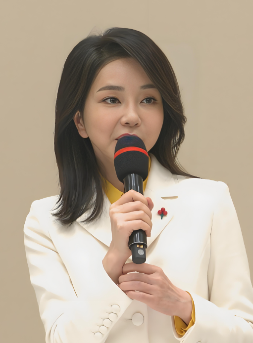 有人提出，李在明是否应该对金建希网开一面，理由是——没必要对一个家庭赶尽杀绝。在