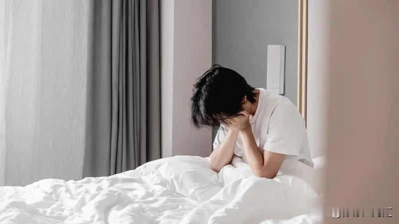 孩子不爱睡觉太常见了！我家娃就是，每次到睡觉时间都跟打仗似的。原因可能有很多。