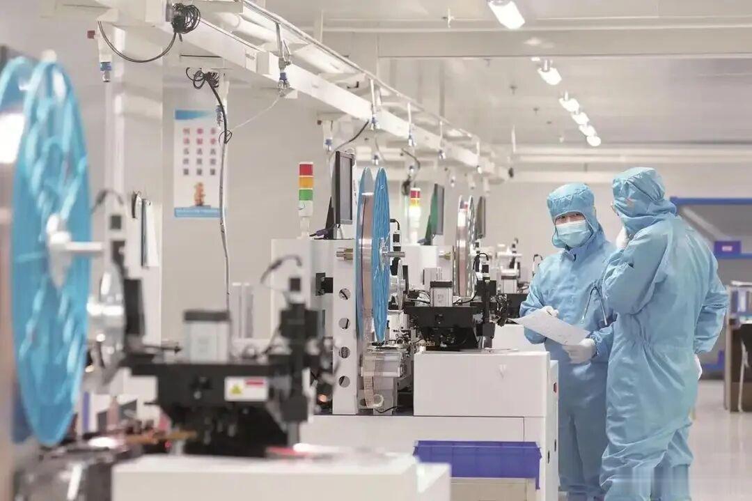 美国的两大害怕：怕中国大量生产芯片，更怕中国大量出口芯片美国现在对中国芯片的态度