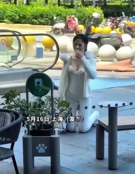 5月16日，上海街头出现了一段被路人拍下的视频，很快在网上传开。画面里，一