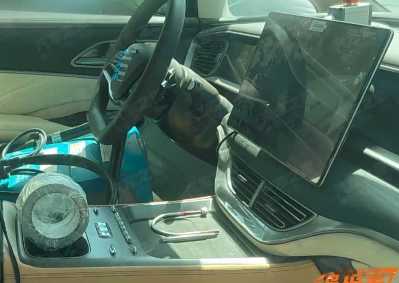 即将改款的腾势D9也用上了怀档比亚迪这是以后的车都要上怀档了​​​