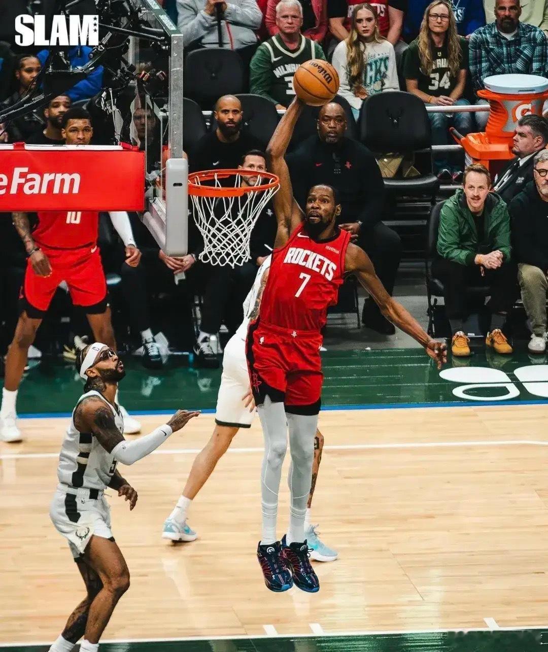 又要开始演戏了吗？今天NBA记者SeanDeveney在社媒上发文聊到了火箭巨