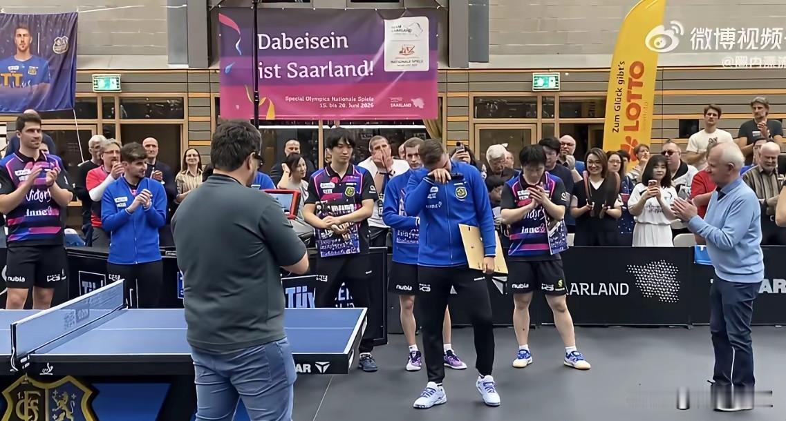 哎！达科哭的好伤心！达科和东哥不同，他从20岁打到了28岁，将人生最为难忘