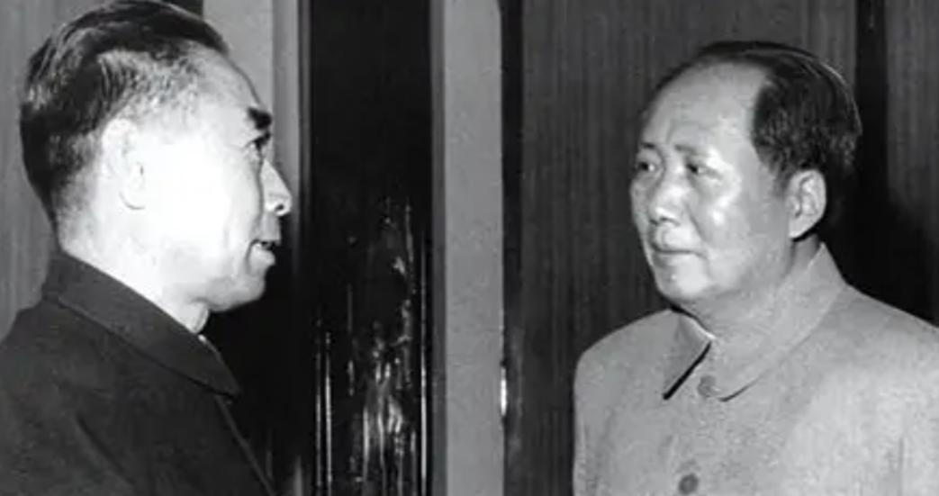 1961年，毛主席和周总理在中南海爆发了一场“史无前例”的争执，面对周总理的“喋