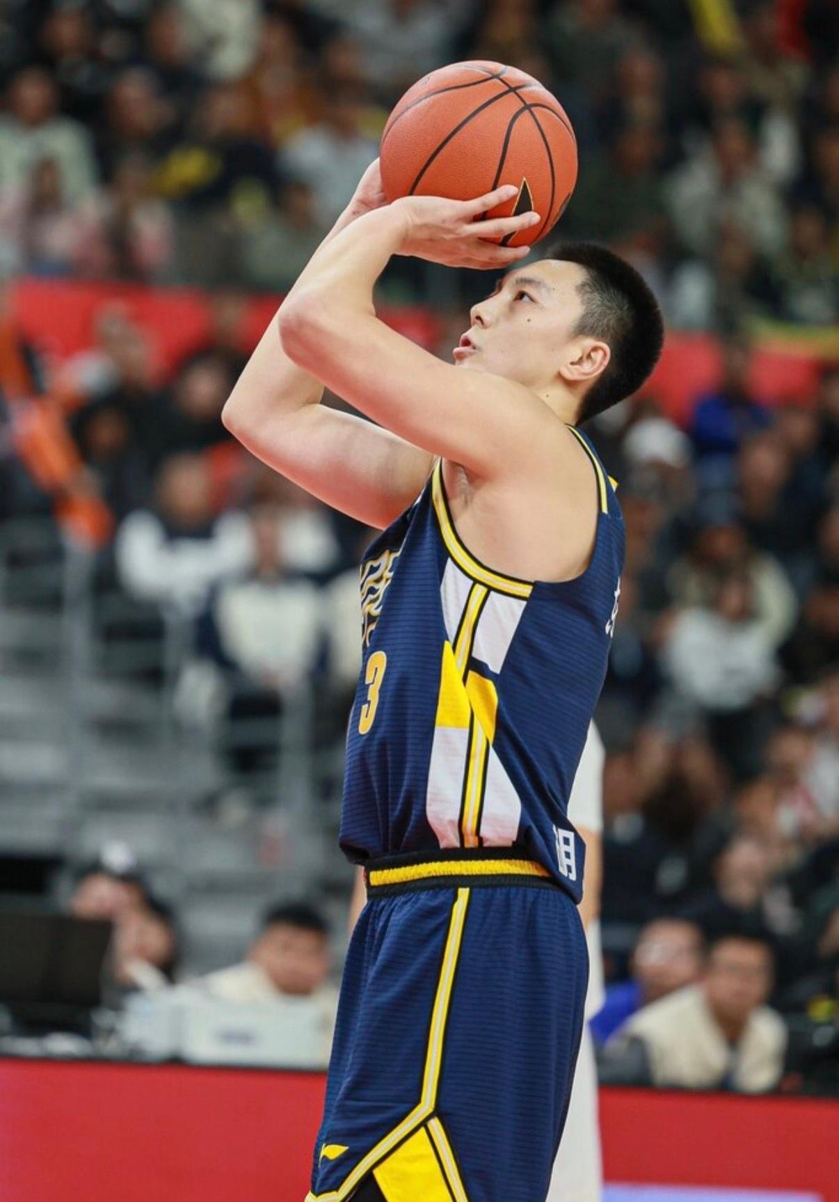 太过分了😡，广东108-78大胜辽宁，一战暴露了2个可笑的事实！1.外