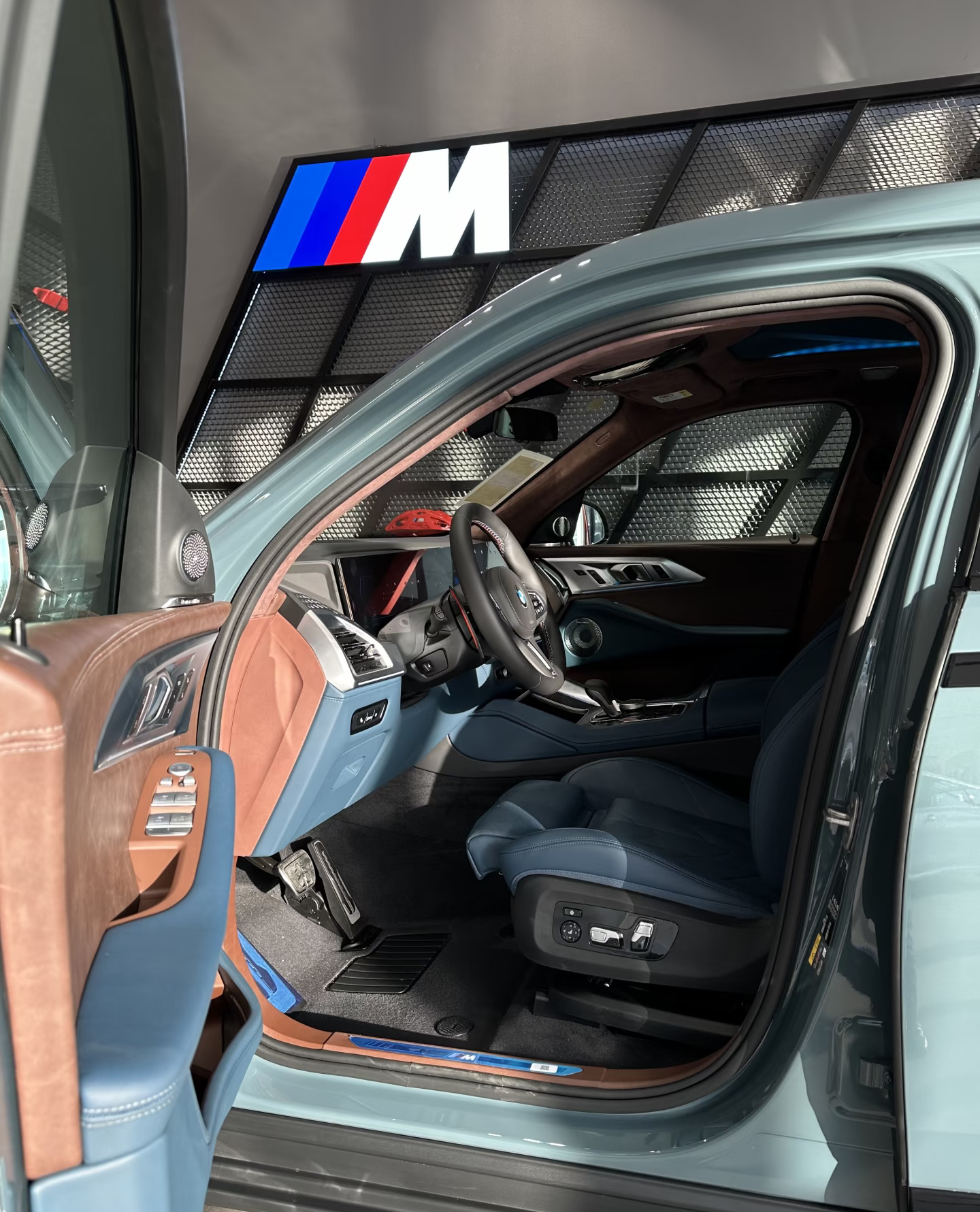 宝马XM，争议拉满！说真的，这车从谍照曝光就让人摸不着头脑——一台近3吨的插混S