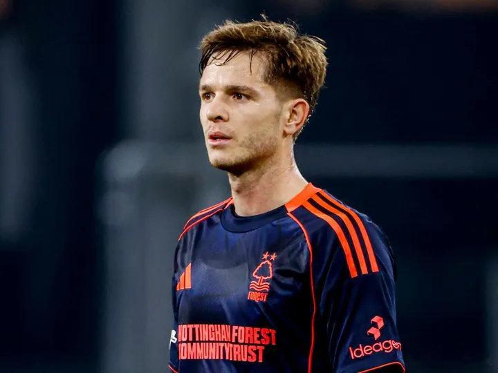 【曼城青训出品】《邮报》：23岁的麦卡蒂本赛季在诺丁汉森林只踢了10场比赛，已经