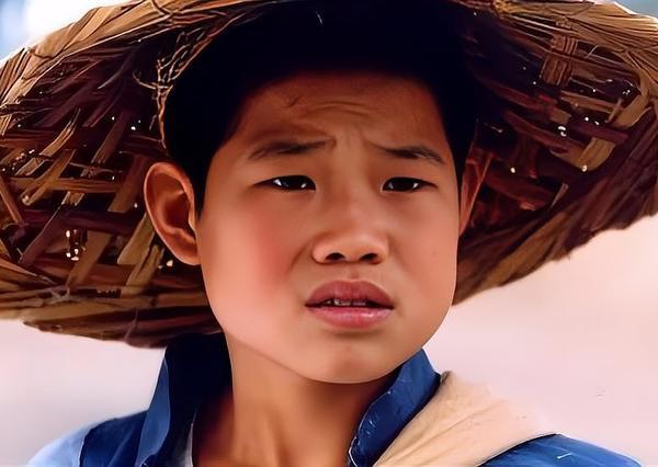 破防了！嘎子借号开播痛哭：我是农村孩子，求再给5年，把中国影视推上世界！谁