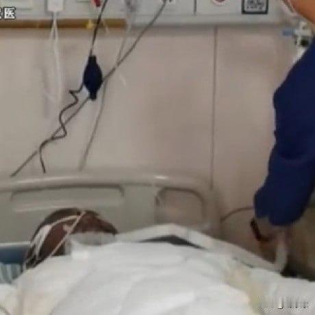 通个厕所，差点把命通没了。广东东莞，小王在家里疏通厕所，倒了一瓶强力管道疏通