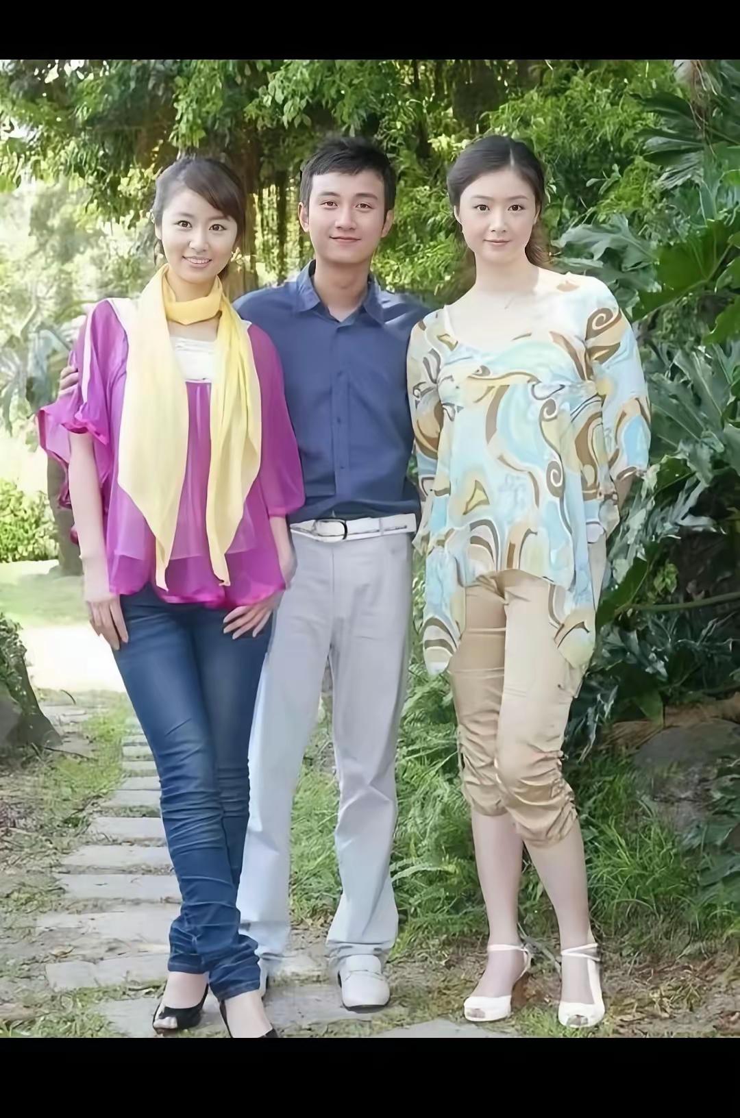 那个时候的穿着真土啊，连明星都齁不住啊。