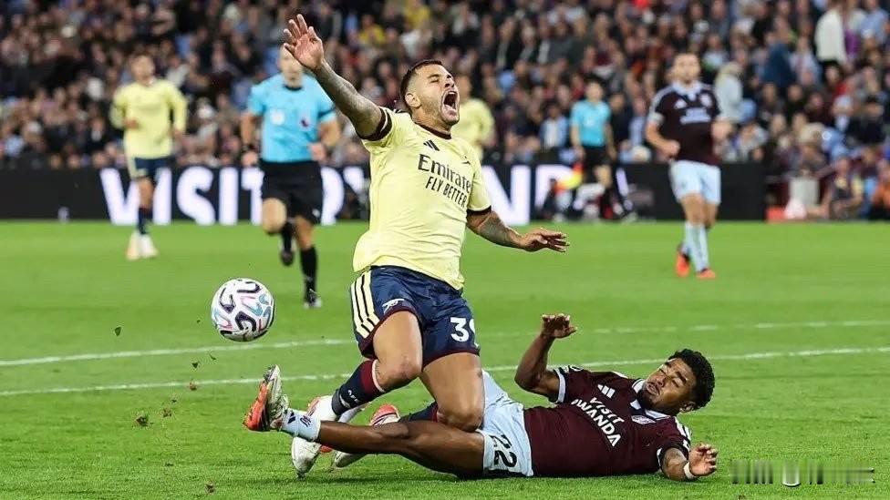 英超官方复盘：维拉球员本该红牌，阿森纳漏判点球！据TheAthletic报