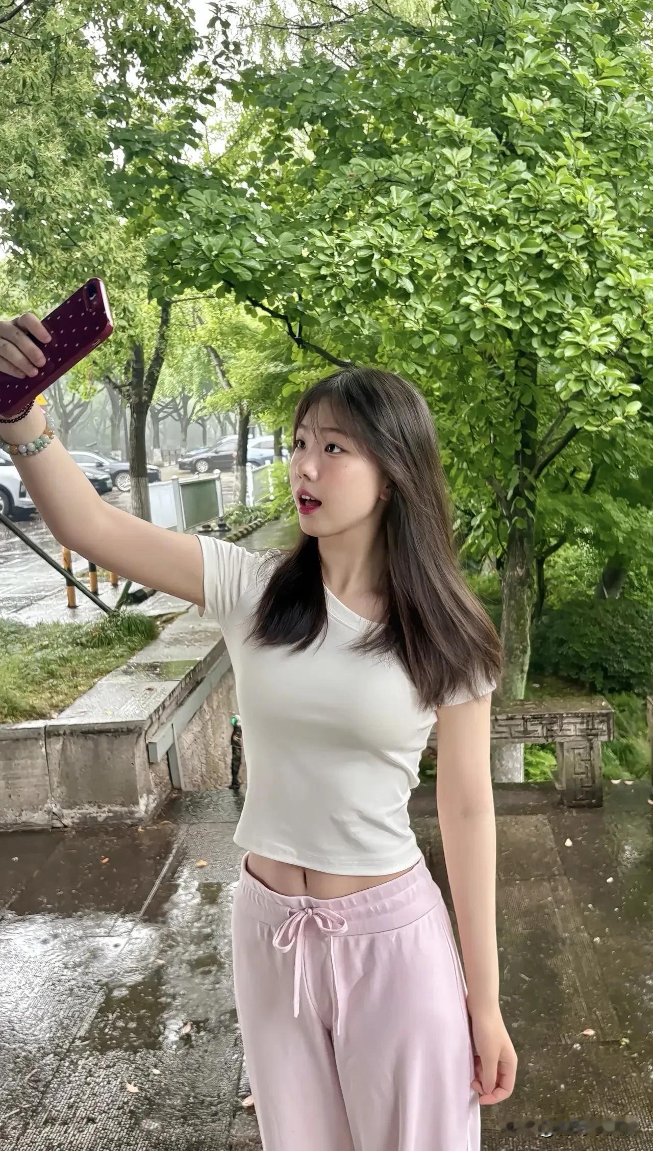 少女感不是标签，是生活态度！眼里有光，心中有梦，举手投足都是青春的