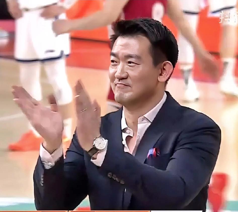 兄弟们！季后赛12进8刚打完！你会发现上赛季冠军广厦队今年的布局太妙了！为什么