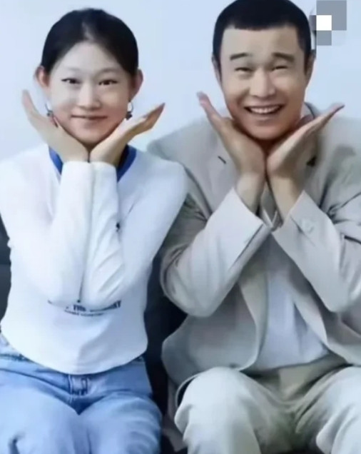 惊闻小沈阳女儿沈佳润签约韩国公司，并非耳熟能详的大厂，而是新成立的BNBMus
