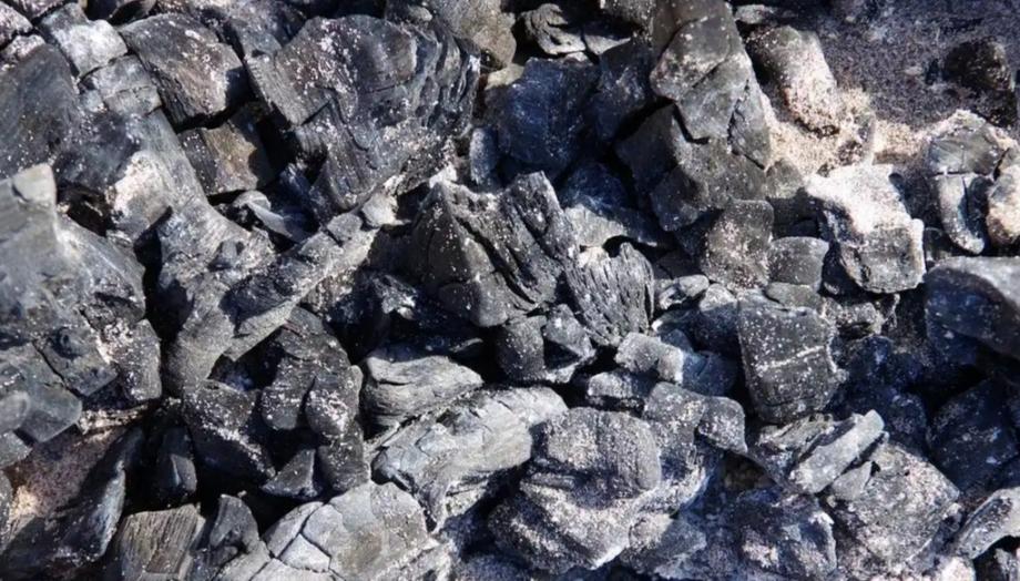 【美欧俄澳境内少有稀土矿藏吗？】根据媒体消息，国内又发现稀土矿，据估算储存量