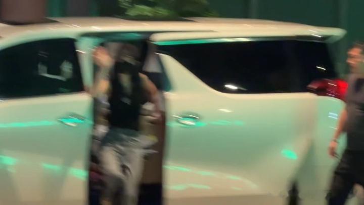 孟子义今天录跑男明天回剧组孟子义录完你的录你的奔跑吧月末行程排满，今天在嘉兴录