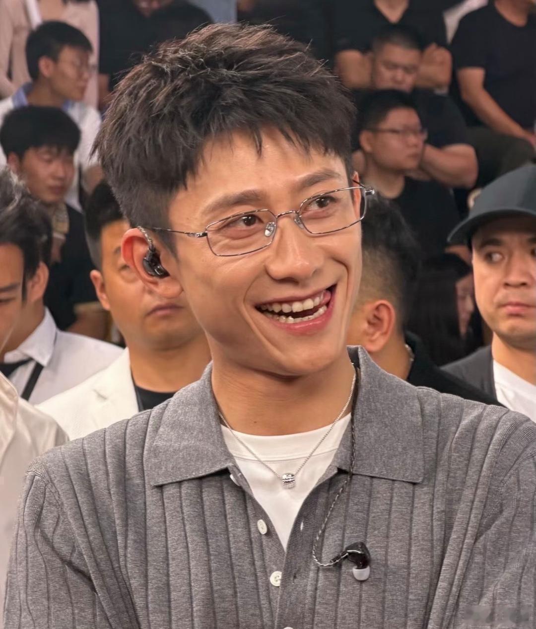 别以为张一山混得不好，其实你根本没看透，他和杨紫压根就不在同一条赛道。杨紫单单一