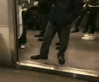 弱弱的问一句，这舌头还能要吗？应该废了吧[捂脸哭]