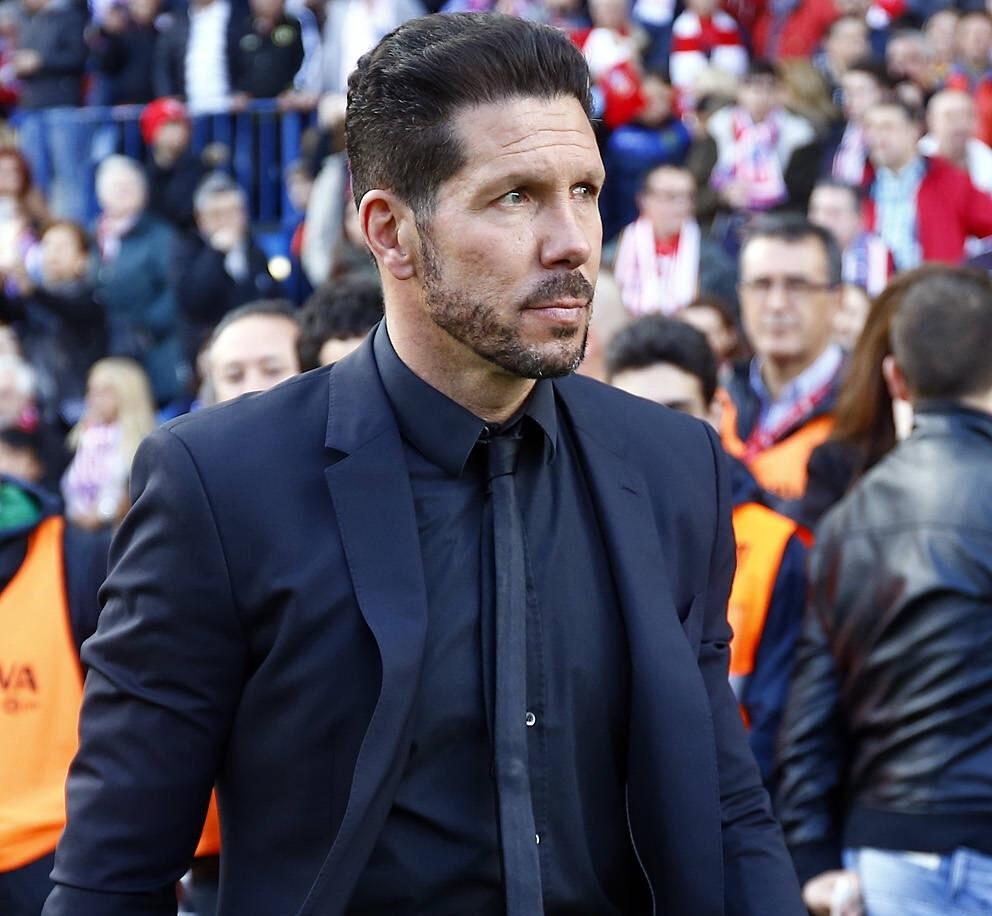为什么很多人觉得阿尔瓦雷斯留在马竞是双输？人家是职业球员，真以为没走成就出工不出