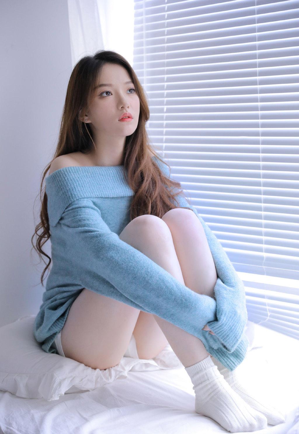 笑话：今天我去算命，算命先生看了我一眼，掐指一算，然后一脸严肃地对我说：“小伙