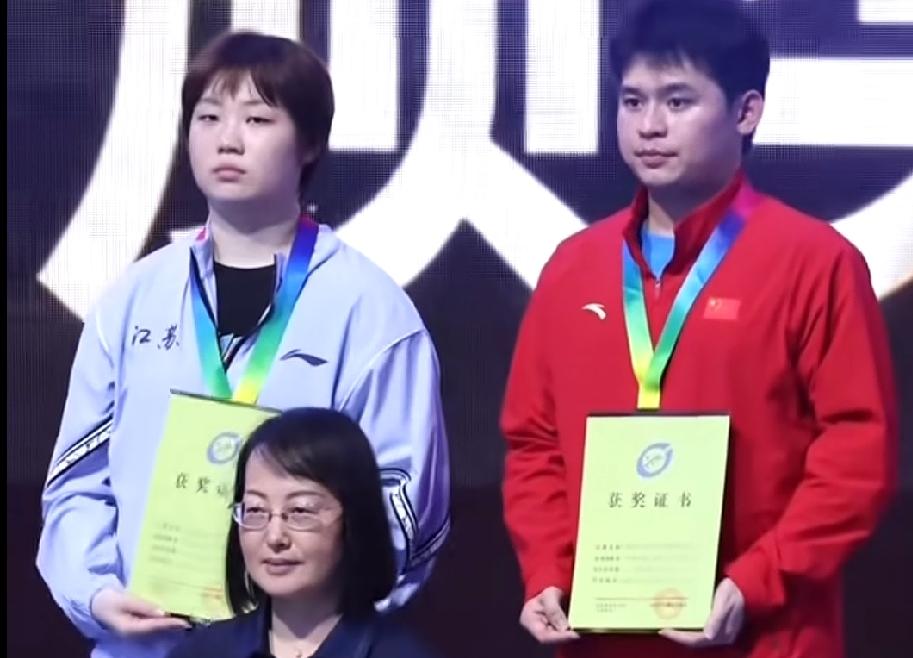 这次全锦赛蒯曼是最大赢家，两块金牌（女双、混双）🥇，大丫头真棒[赞]搭档林诗栋