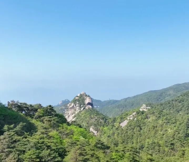 春游天柱山春游天柱山，从东关游览，欣赏到另美的风景！