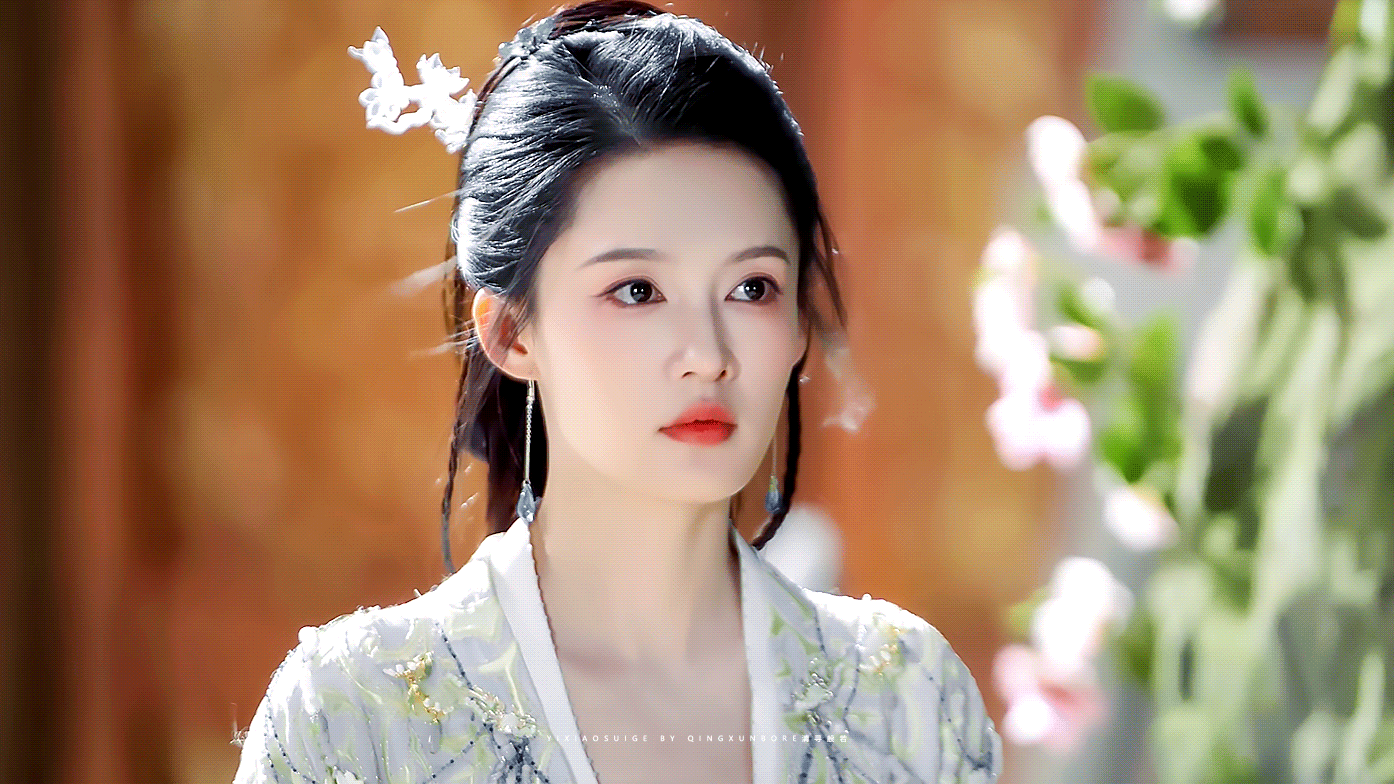 难怪花粉都爱佩佩，古偶梳化天花板了