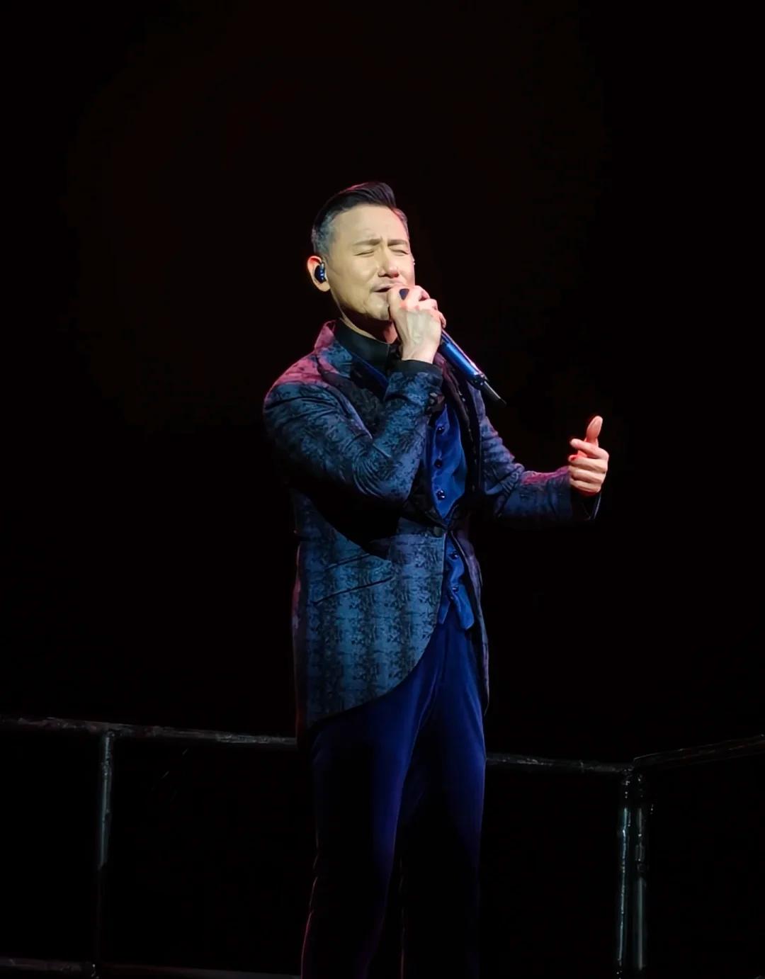张学友高考日演唱会遭千人抵制！ 支持6.7.8学友演唱会。也不赞同圈养式教育