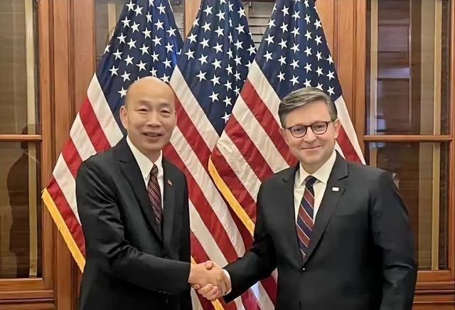 蔡英文见了佩洛西，丢了海峡中线；韩国瑜见了约翰逊，会丢什么？这个问题问得好。很多