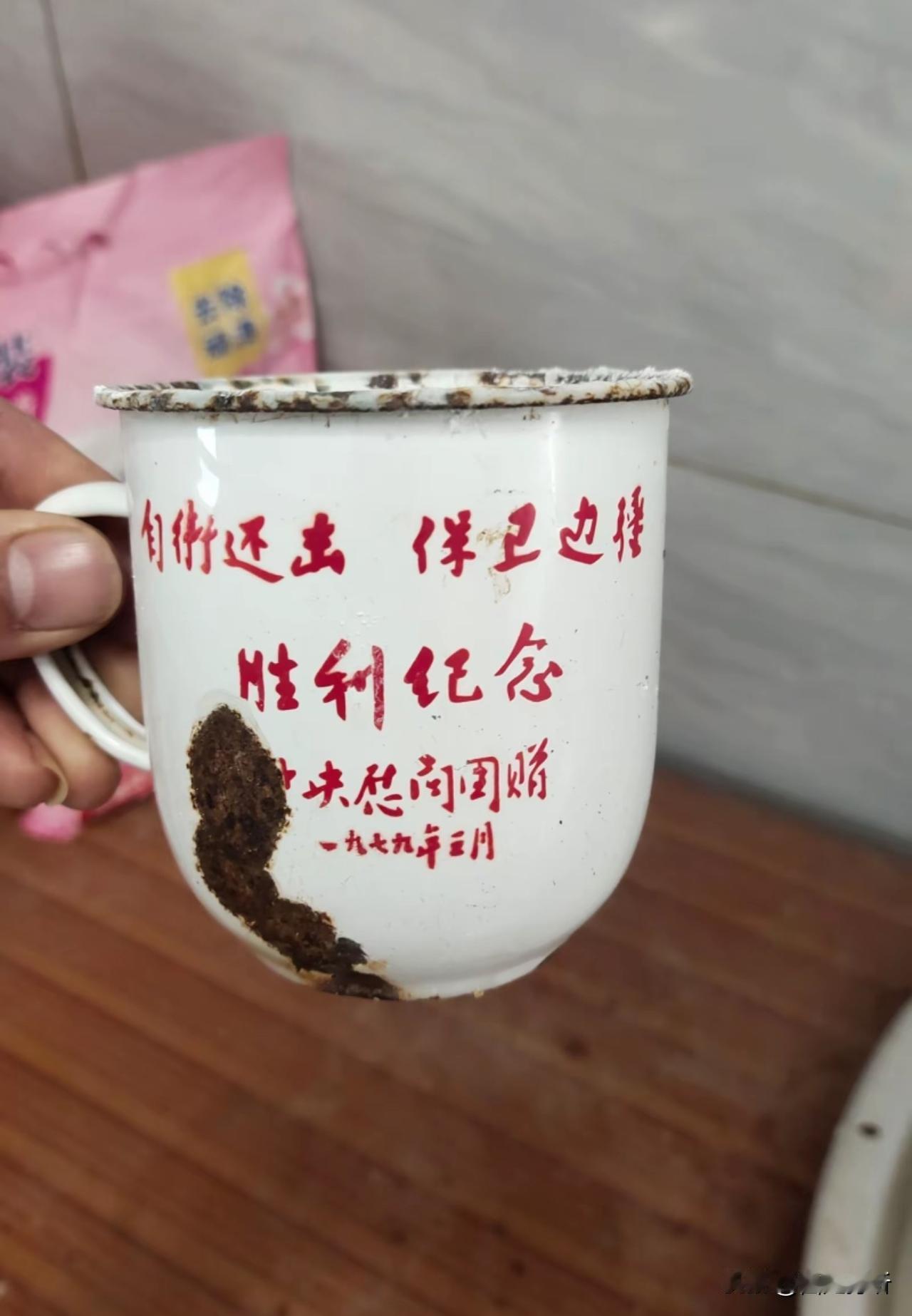 越南改学韩国结构，风险巨大，因为越南有海外流亡政客！越南是全球拥有反对派最多