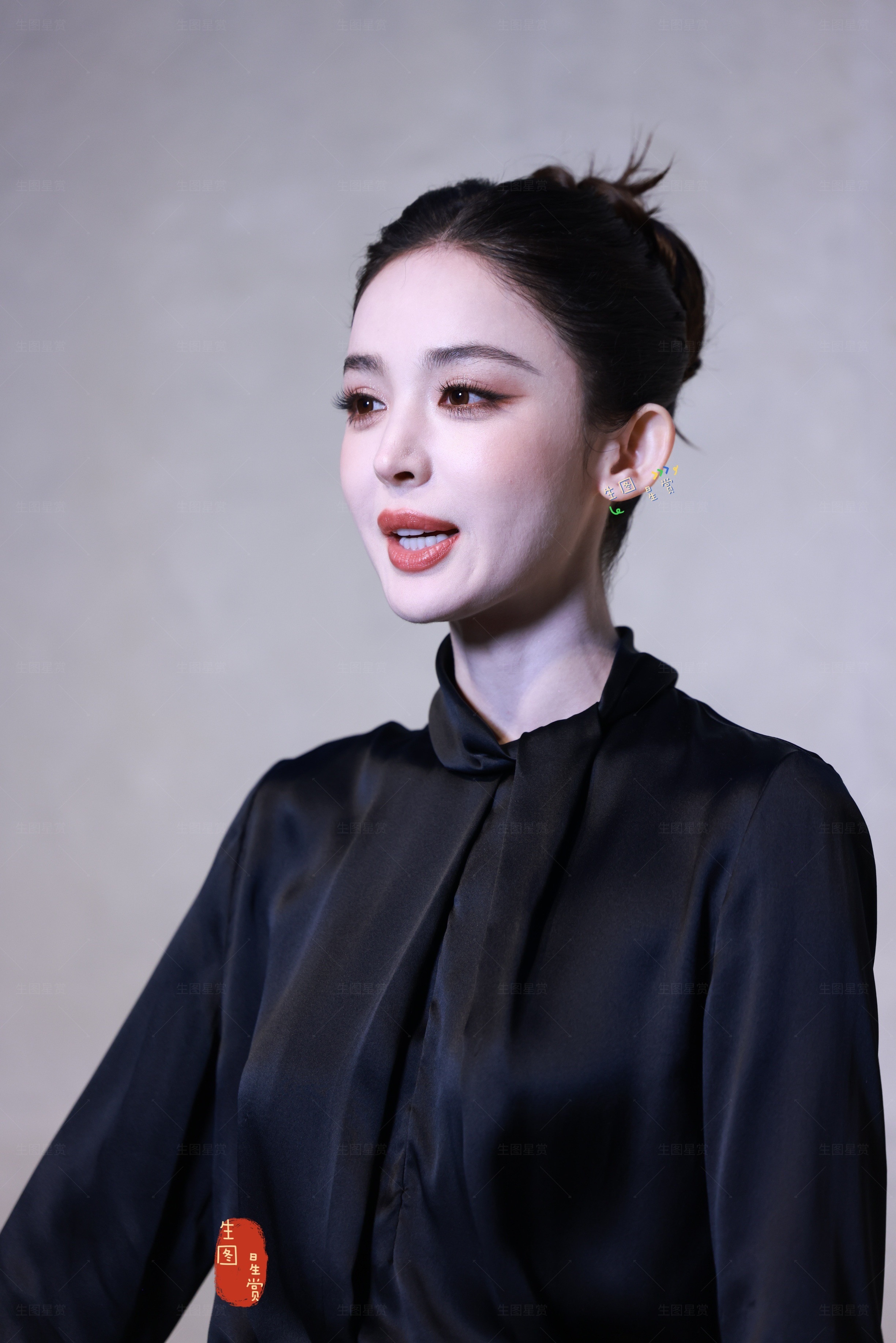 娜扎上海品牌活动生图优雅高贵的黑天鹅🖤