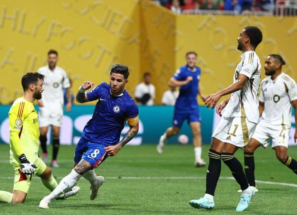 切尔西2-0美国球队首胜7万座球场仅2万人观战