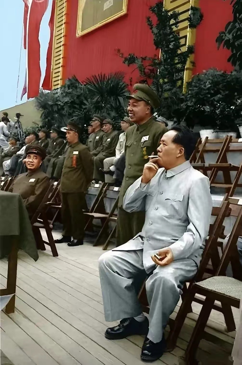 1952年教员出席全军运动会老照片