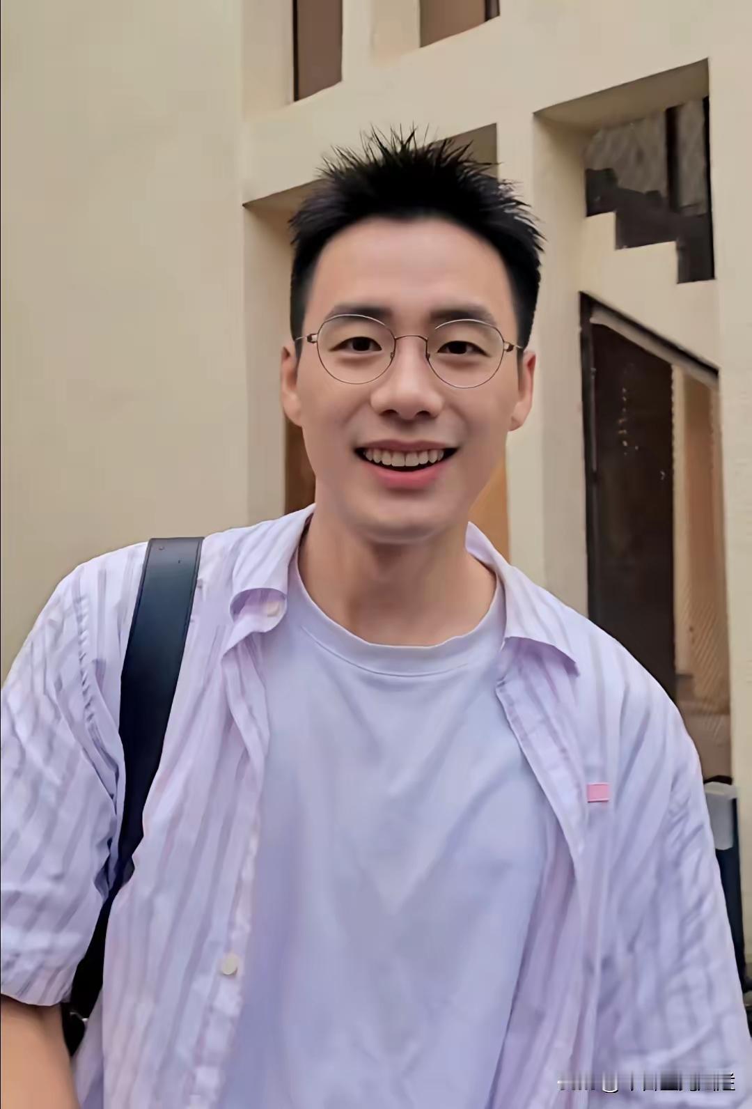 顿顿出走一年，当初笑他的人都闭嘴了去年顿顿离开东方甄选，我身边几个MCN朋友直