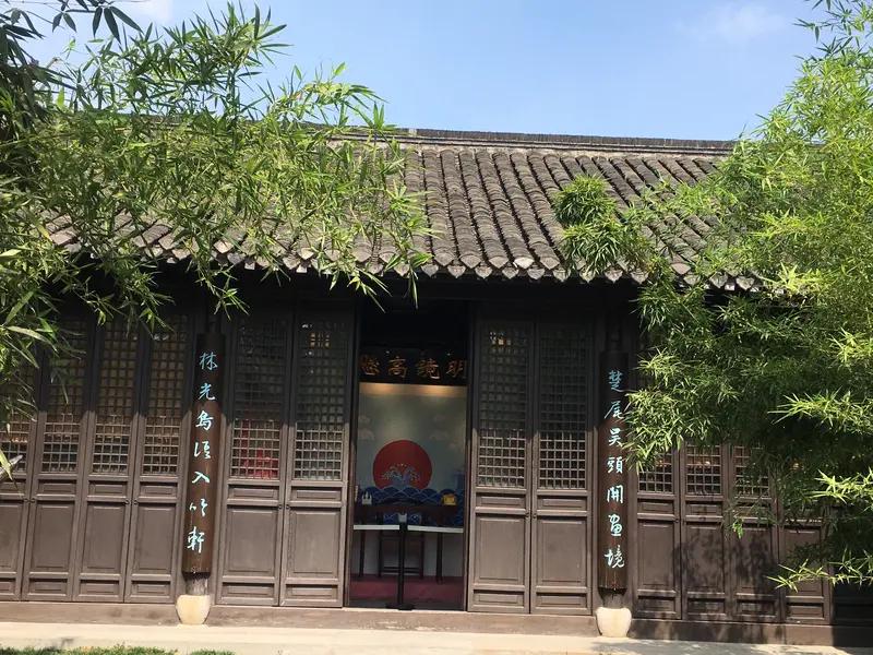 郑板桥：一位会写诗会画画的“奇葩”官员，笑傲江湖的超能大师！在浩瀚如烟的中国