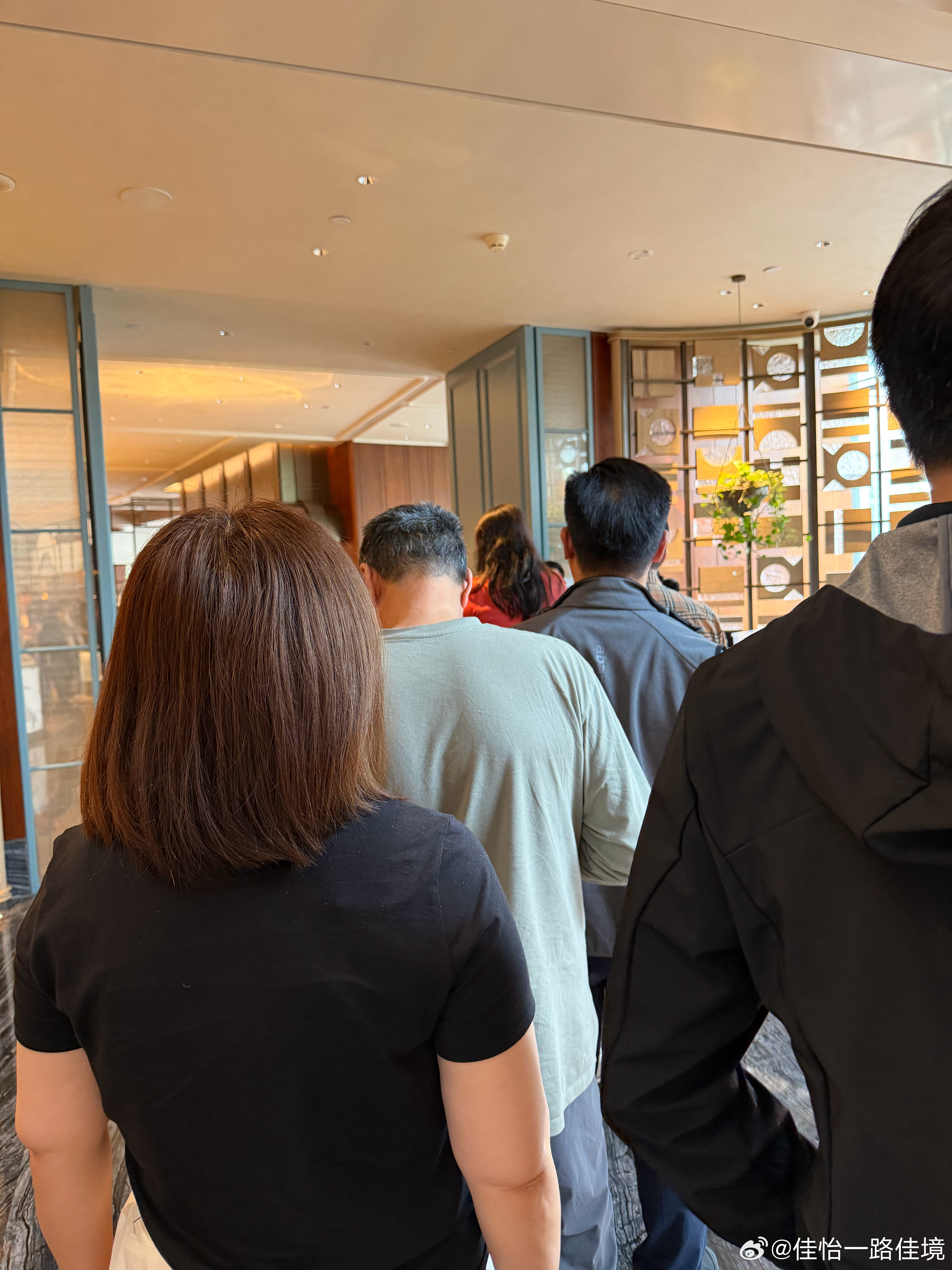 好夸张，吃早饭开始排队了