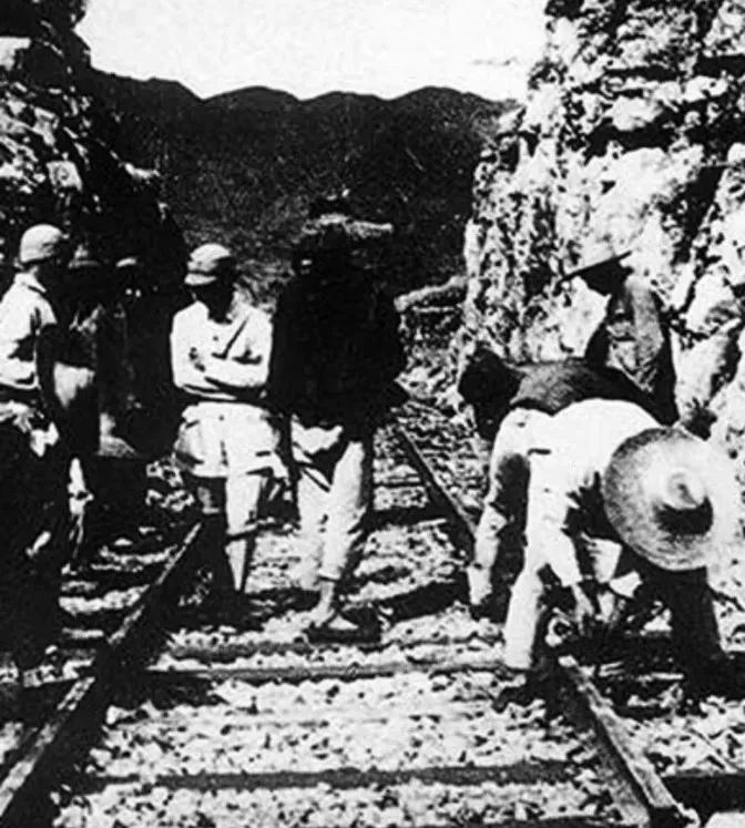 1945年1月16日，潜伏在山西寿阳火车站的地下党员张子亮，意外的得到了一个情报