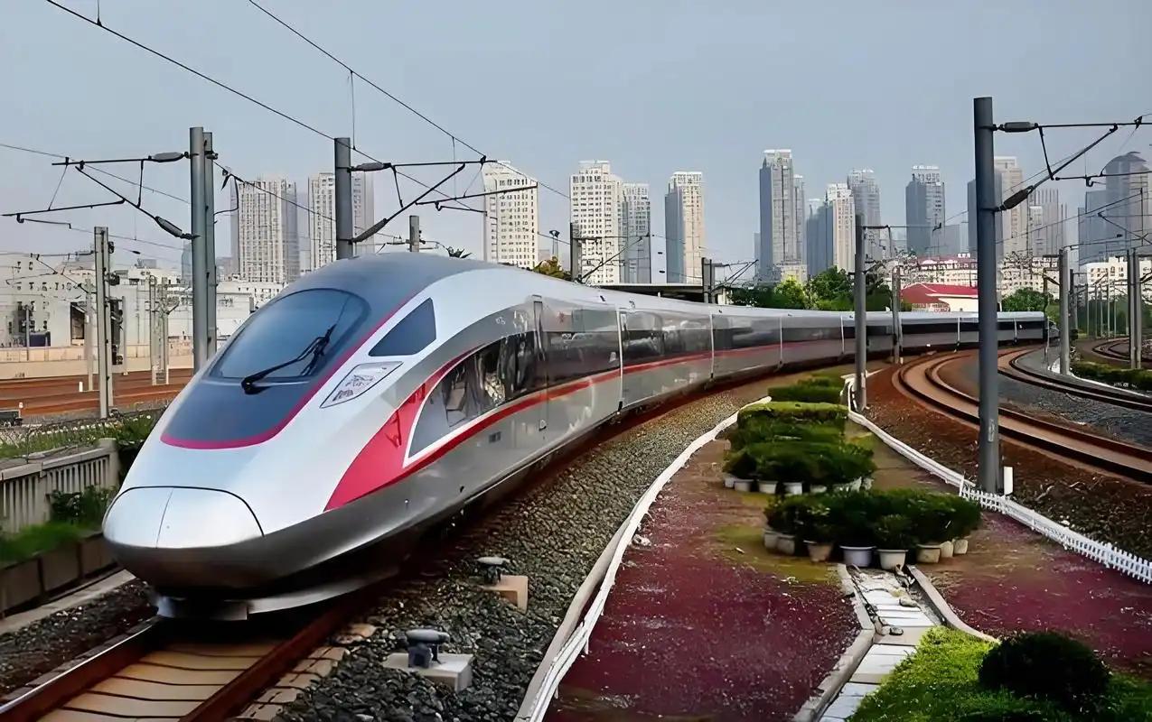 中国为什么执意要发展高铁，而不是廉价航空？ 因为中国在做一个赌注，赌得就是你