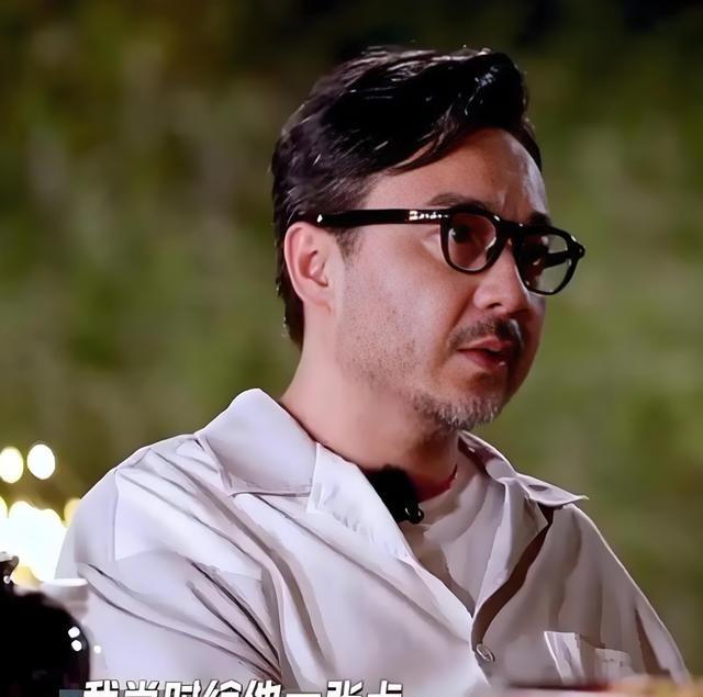 汪涵给小五的那张银行卡，小五直到今年才还清。在娱乐圈里，总有那些看起来光鲜却藏